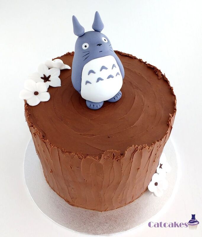 Tarta chocolate con modelado de Totoro